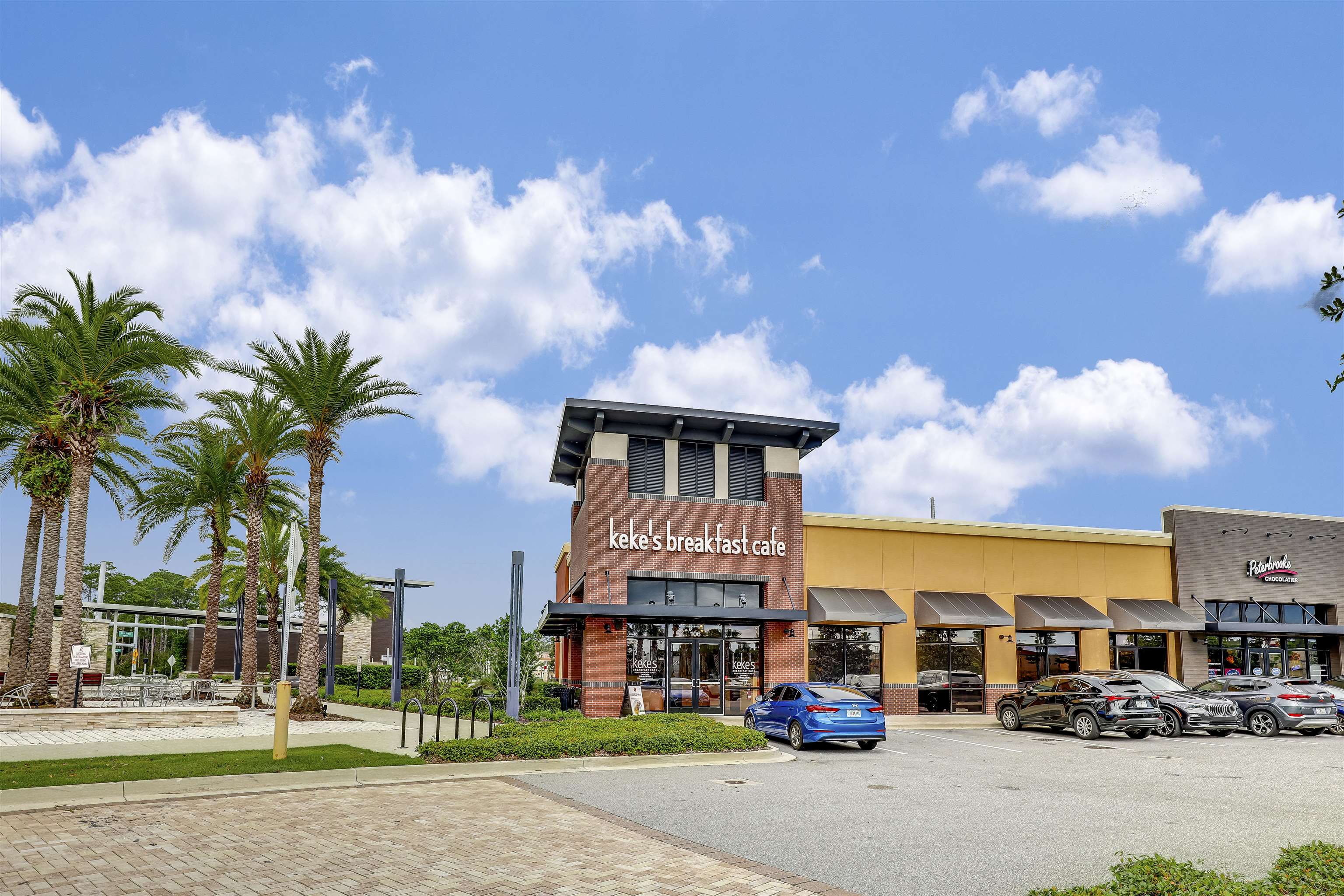 200 Ellsworth Circle St. Johns, FL 32259 - Photo 49 of 58 a front view of a building with parked cars