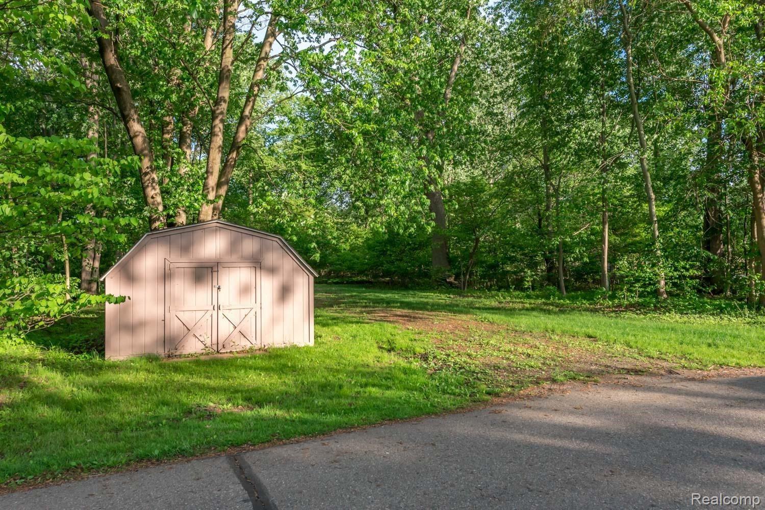 10154 Buhl Road Pinckney, MI 48169 - Photo 62 of 79 D75_5313_MLS.jpg