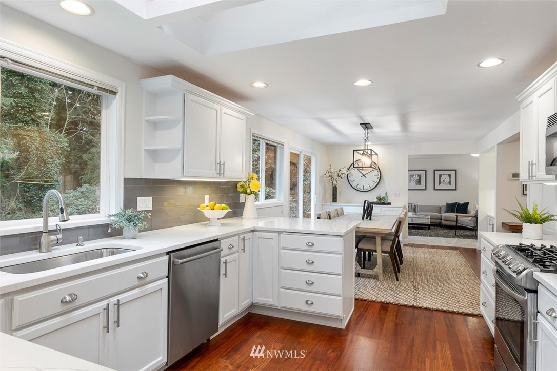 10513 Northeast 152nd Street Bothell, WA 98011 - Photo 14 of 39 Gallery Image 14