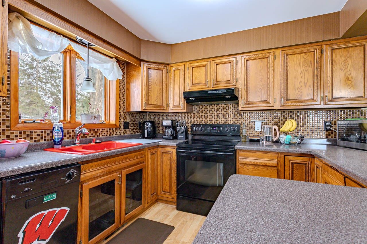 705 South Line Road Rothschild, WI 54474 - Photo 16 of 41