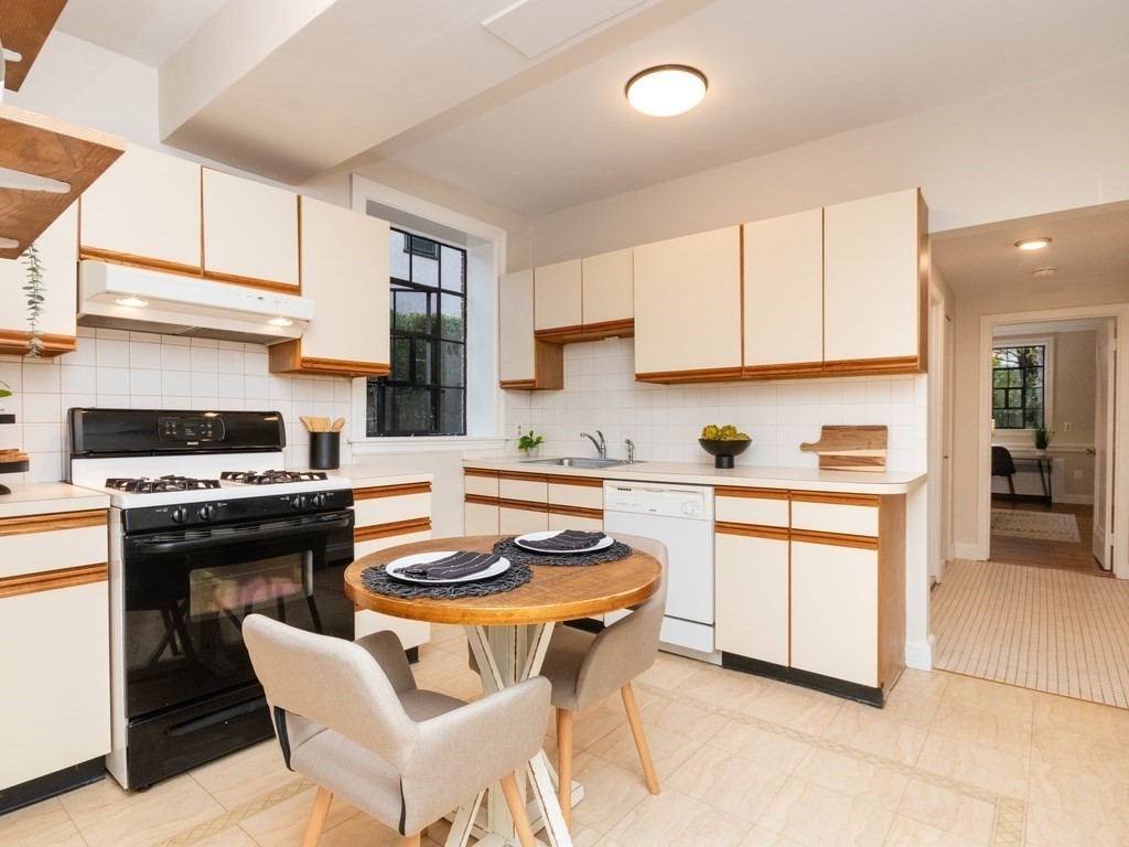 98 Sewall Avenue, Unit A Brookline, MA 02446 - Photo 11 of 23