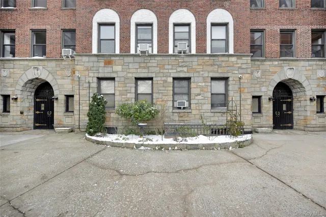 $300,000 | 7716 Austin Street, Unit 2K | Forest Hills