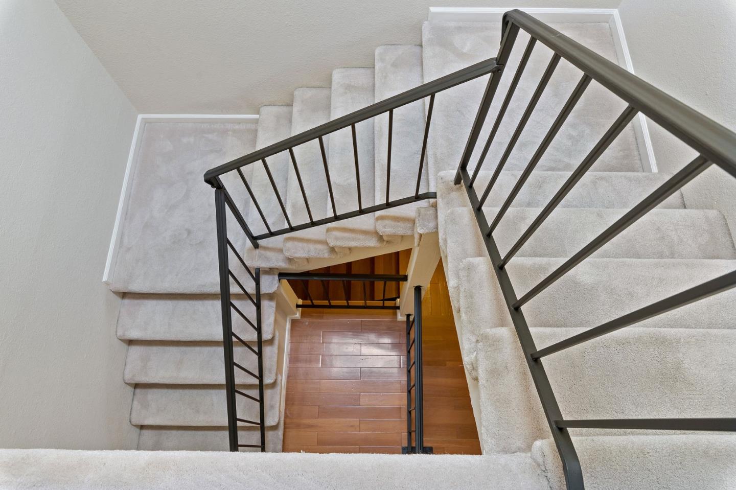 33 Park Road, Unit 13 Burlingame, CA 94010 - Photo 22 of 43 a view of entryway