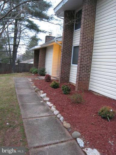 8 Oak Shade Road Sterling, VA 20164 - Photo 3 of 27 Exterior (Front)