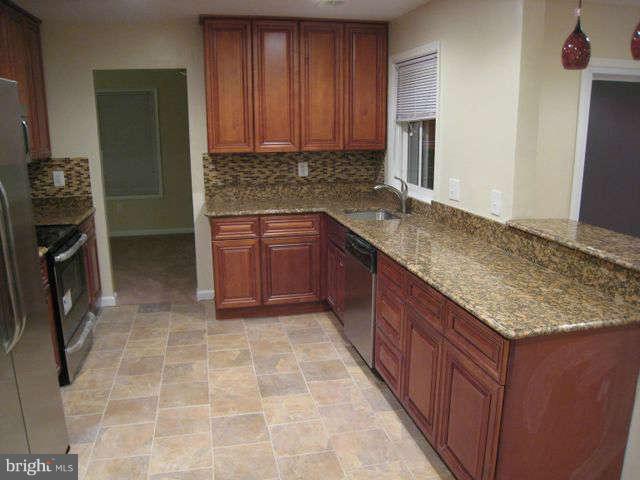 8 Oak Shade Road Sterling, VA 20164 - Photo 7 of 27 Kitchen