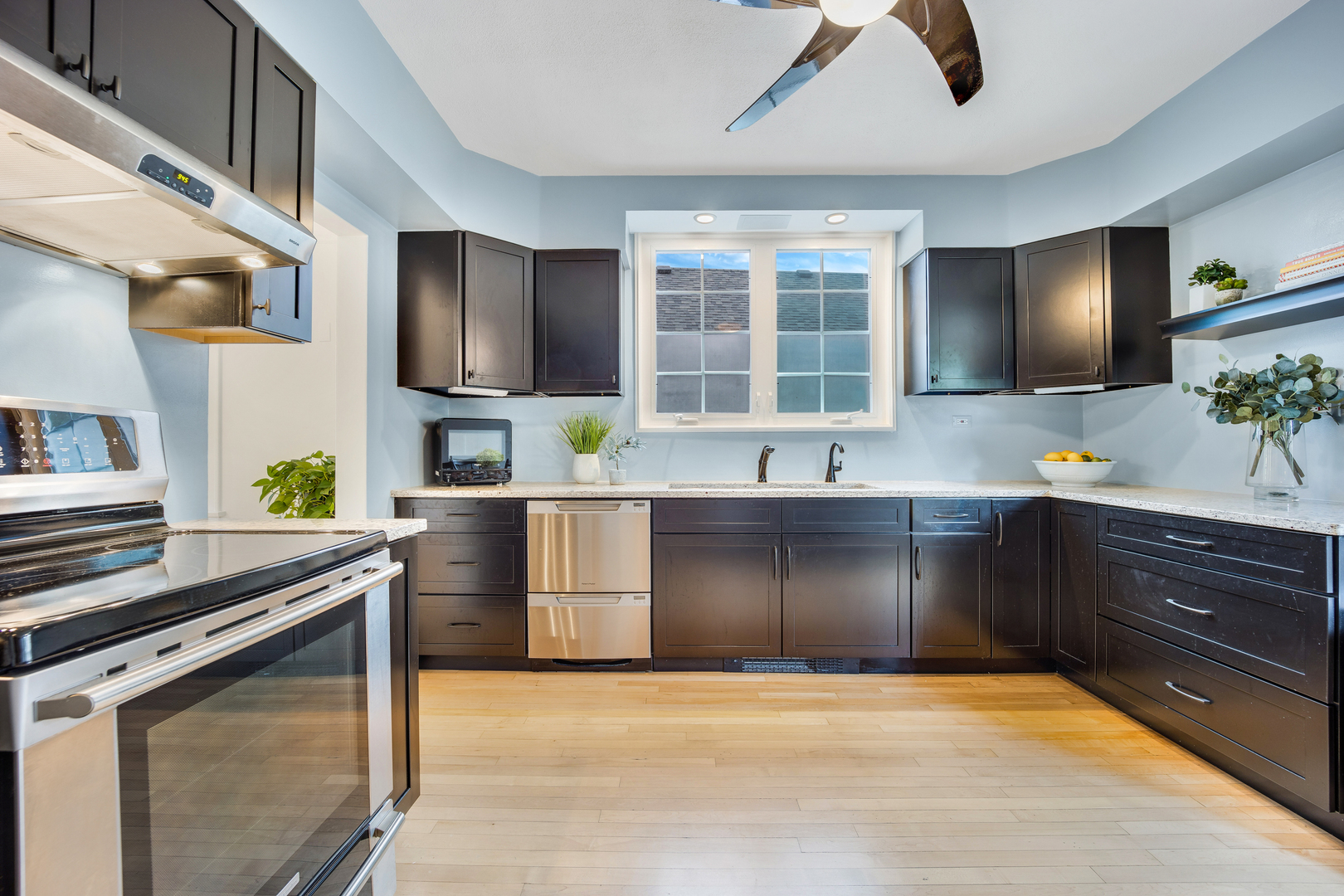 408 Shenstone Road Riverside, IL 60546 - Photo 16 of 38