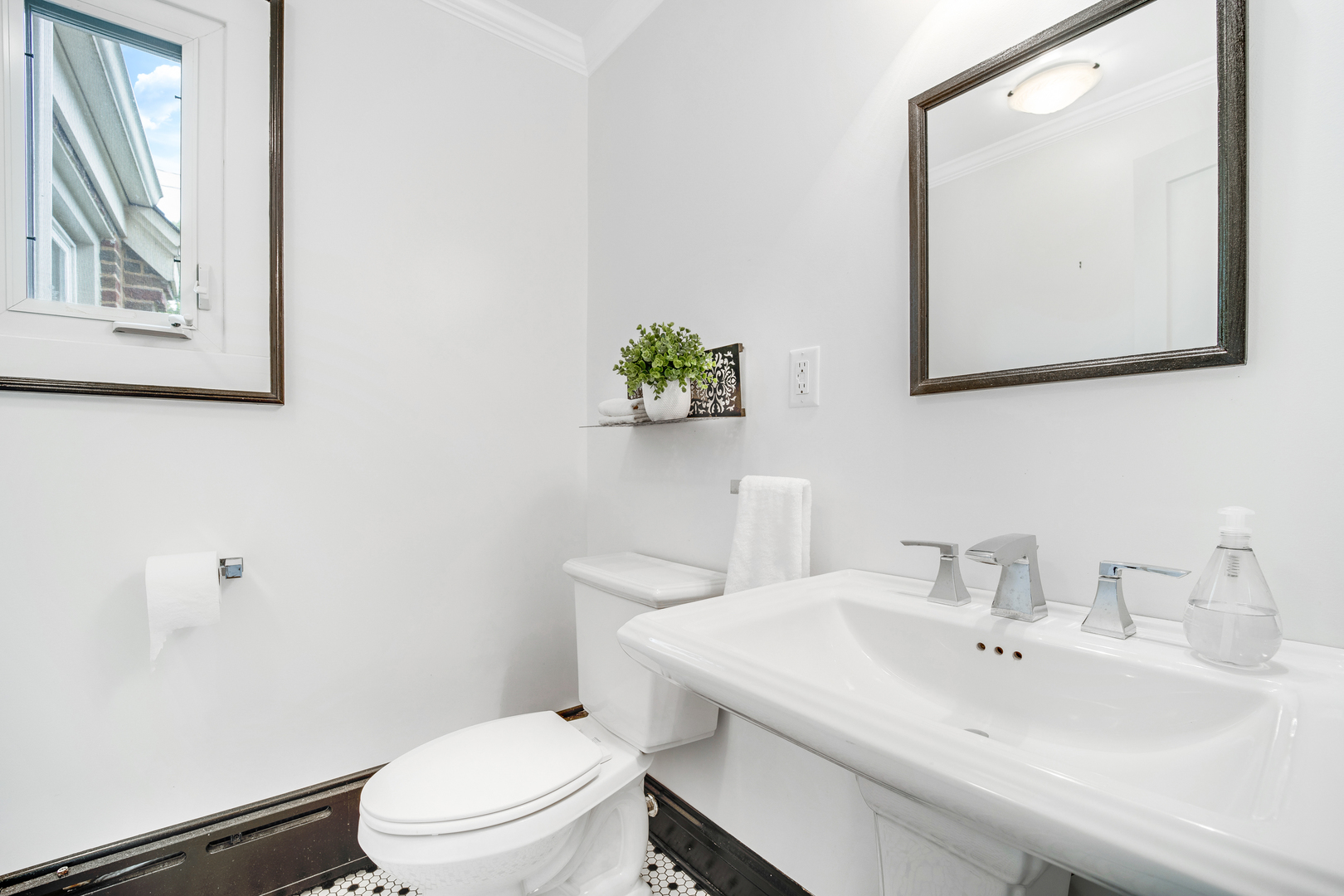 408 Shenstone Road Riverside, IL 60546 - Photo 24 of 38