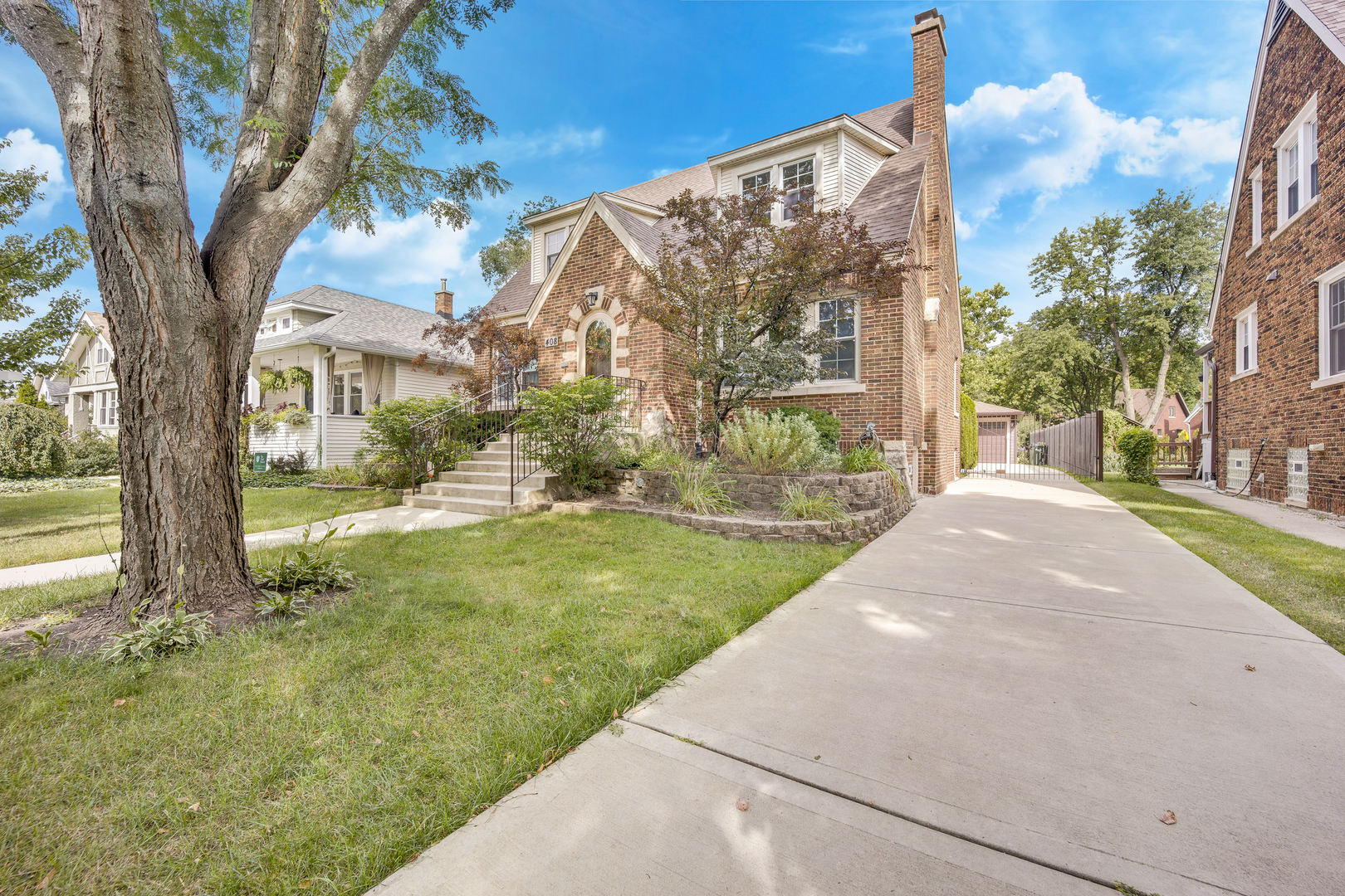 408 Shenstone Road Riverside, IL 60546 - Photo 3 of 38