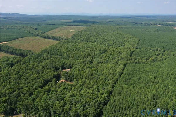 $389,900 | 4809 West James Anderson Highway, Gladstone, VA 24553