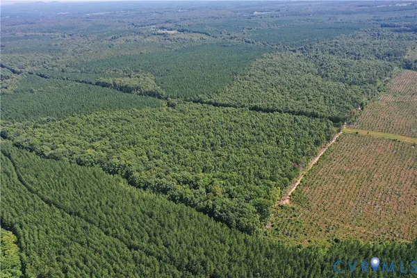 $389,900 | 4809 West James Anderson Highway, Gladstone, VA 24553