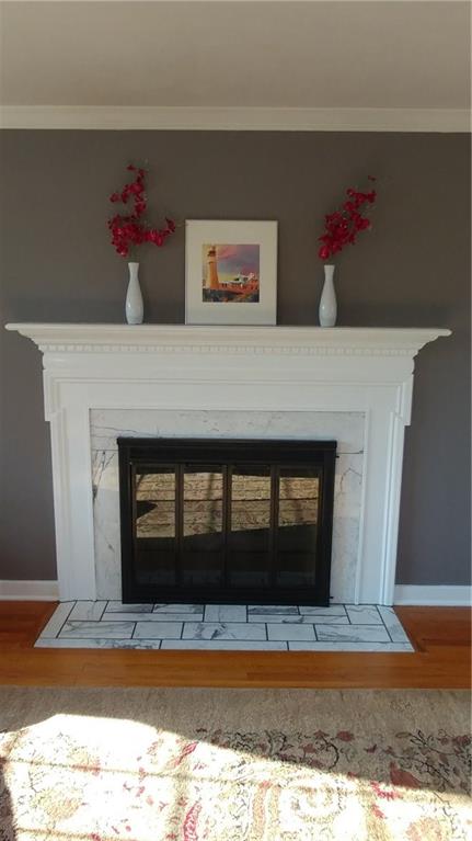 319 Rockhill Road Pittsburgh, PA 15243 - Photo 4 of 25 Gas fireplace!