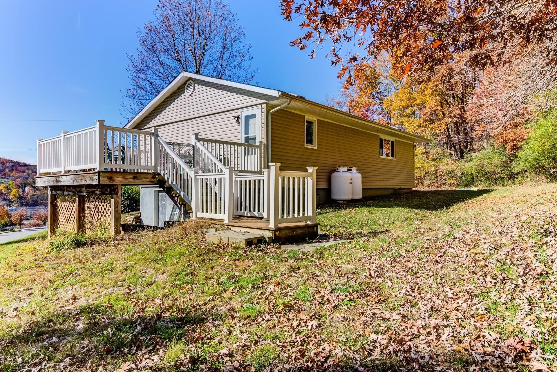 4207 Griffin Road Southwest Roanoke, VA 24014 - Photo 34 of 36 032-332770-41-4207 Griffin RD SW-80-3_8