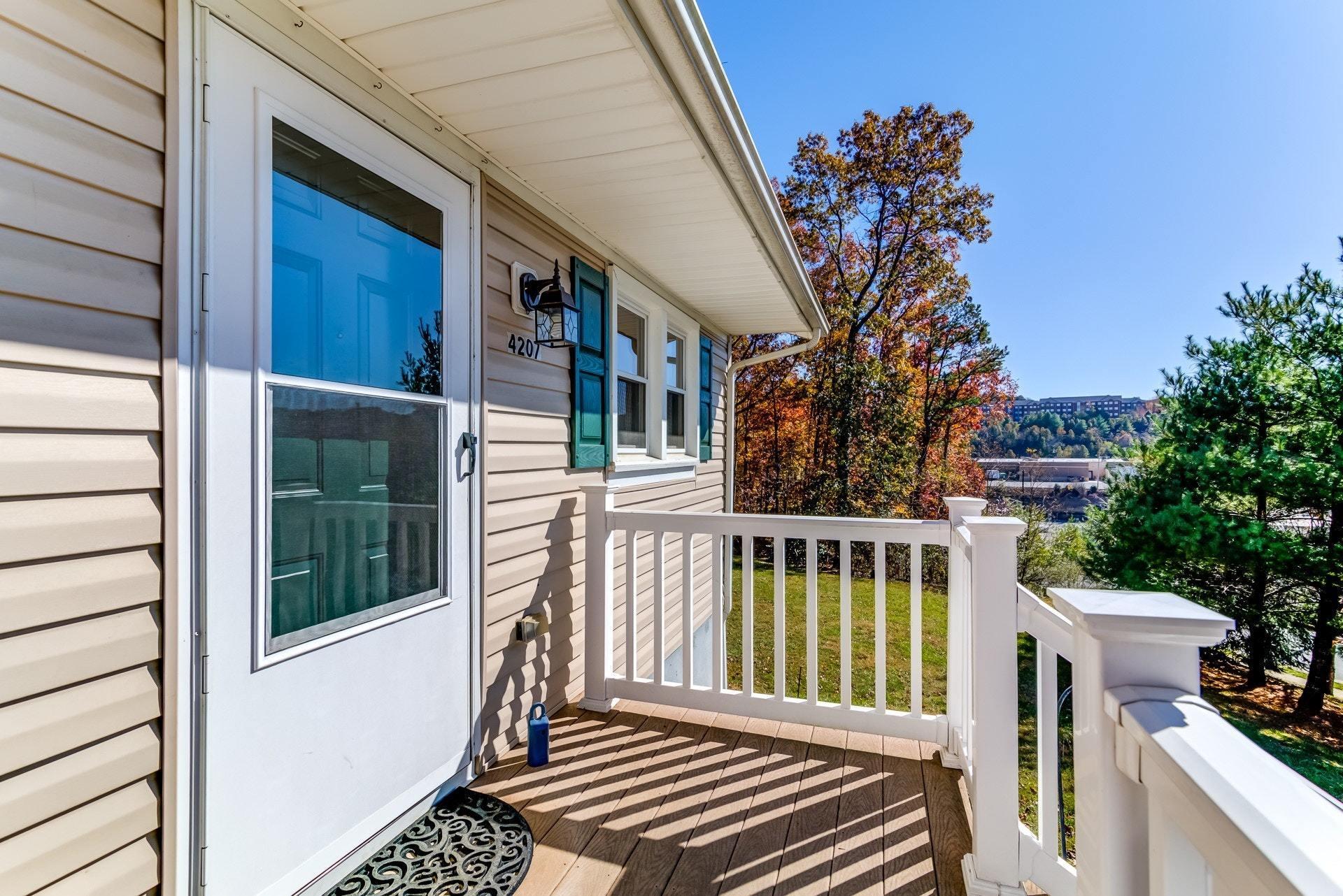 4207 Griffin Road Southwest Roanoke, VA 24014 - Photo 5 of 36 005-332770-14-4207 Griffin RD SW-20-2_8