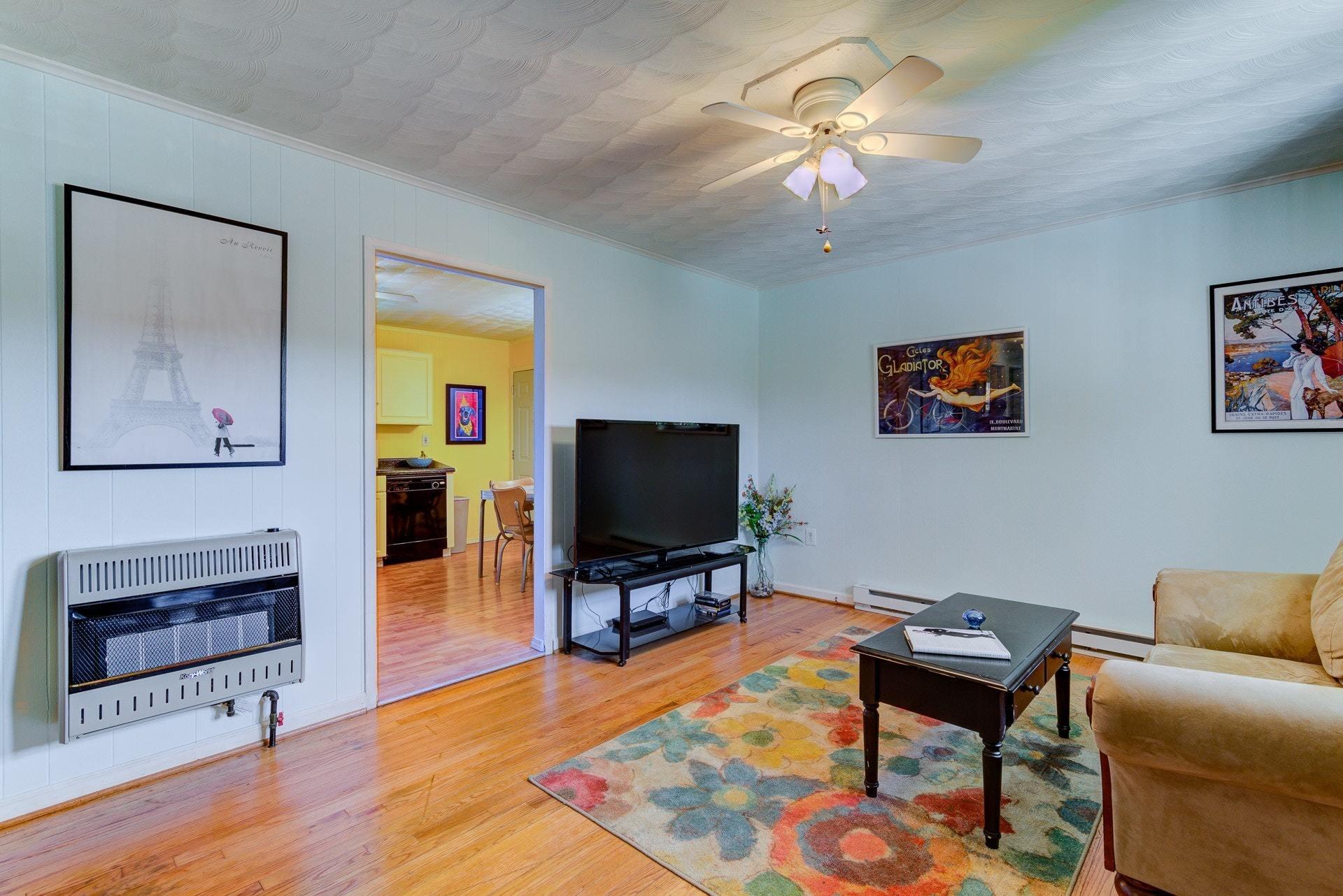 4207 Griffin Road Southwest Roanoke, VA 24014 - Photo 8 of 36 006-332770-15-4207 Griffin RD SW-5-Edit