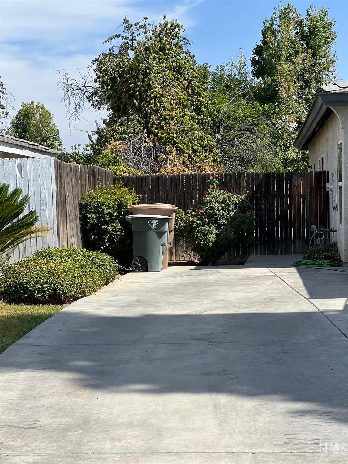 Undisclosed Address Bakersfield, CA 93312 - Photo 28 of 38 a view of backyard space and garden
