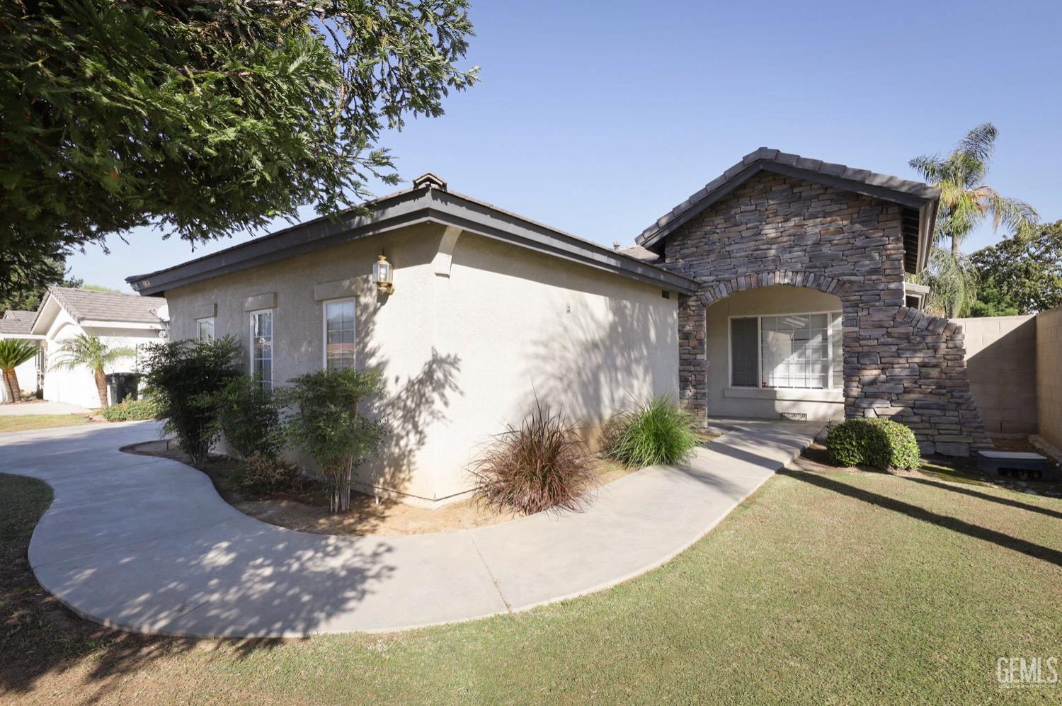 Undisclosed Address Bakersfield, CA 93312 - Photo 3 of 38