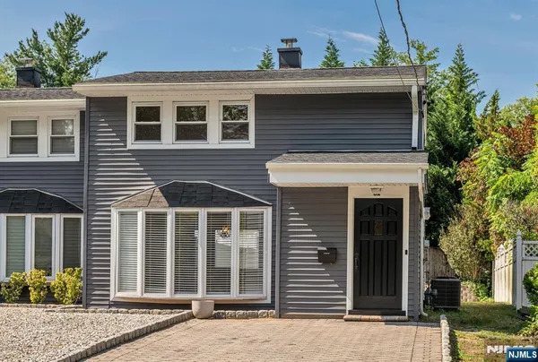 $3,200 | 8 MacBeth Court, Unit A, Waldwick, NJ 07463