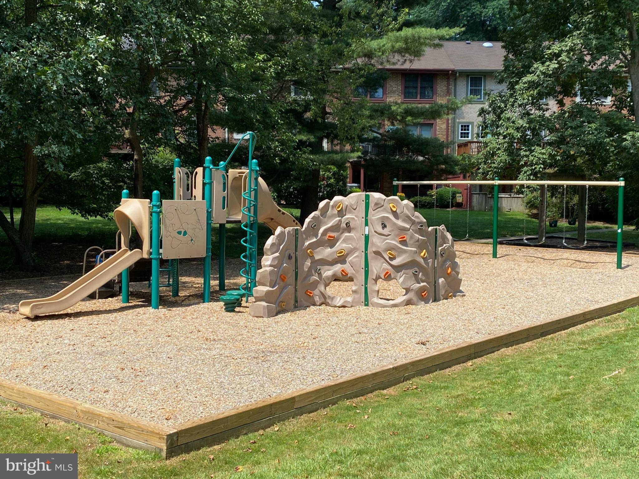 2000 Golf Course Drive Reston, VA 20191 - Photo 4 of 44