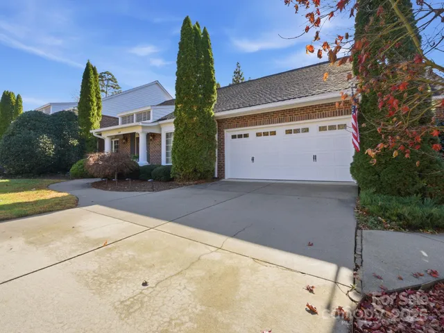 $549,900 | 169 42nd Ave Drive Northwest, Hickory, NC 28601