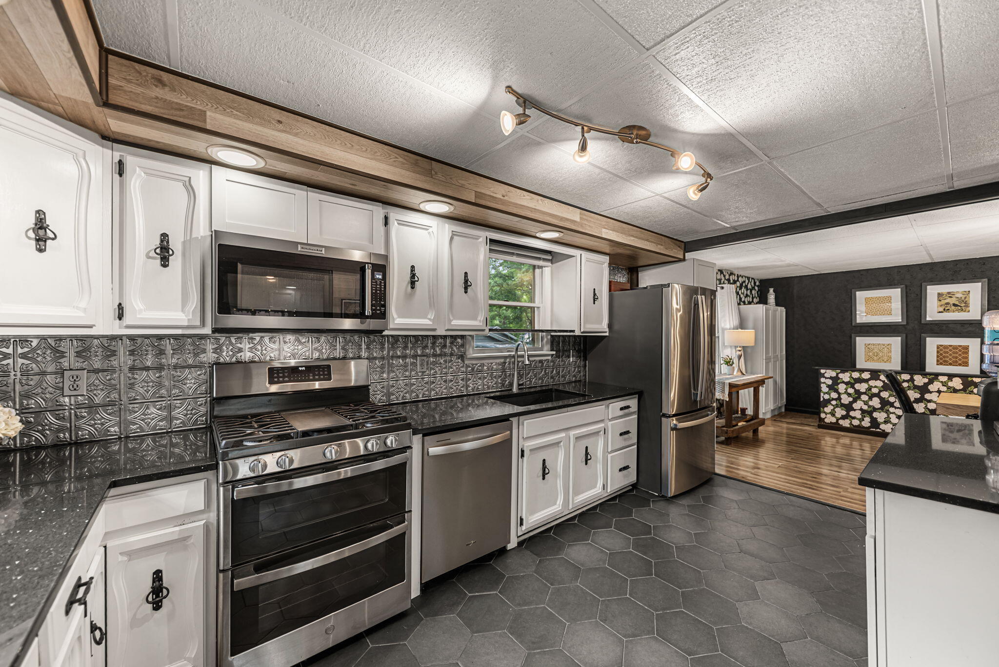 7804 North Topinabee Road Walkerton, IN 46574 - Photo 12 of 21 2048x1367