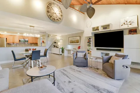 $4,100 | 204 Old Meadow Way, Palm Beach Gardens, FL 33418