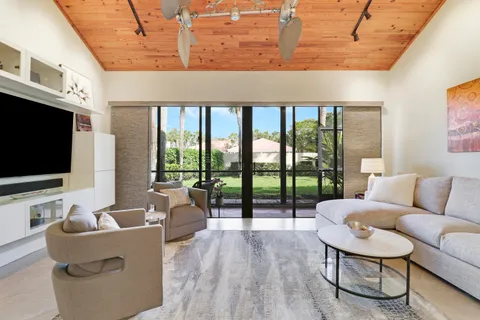 $4,100 | 204 Old Meadow Way, Palm Beach Gardens, FL 33418