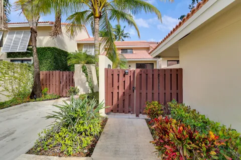 $4,100 | 204 Old Meadow Way, Palm Beach Gardens, FL 33418