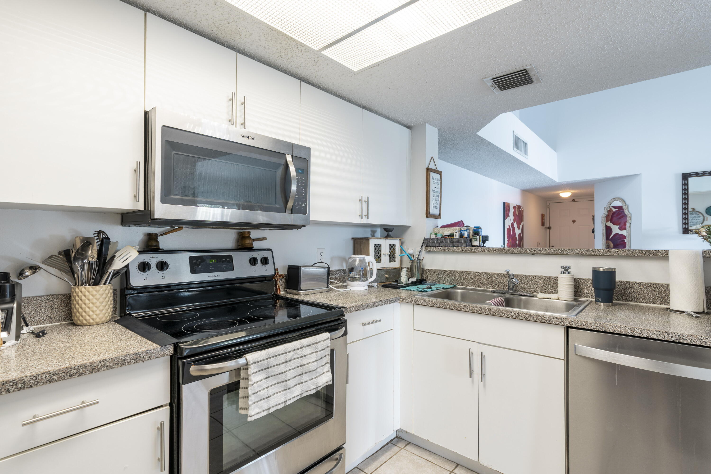 5031 Wiles Road, Unit 304 Pompano Beach, FL 33073 - Photo 25 of 55 25-print-iPixx_01_17