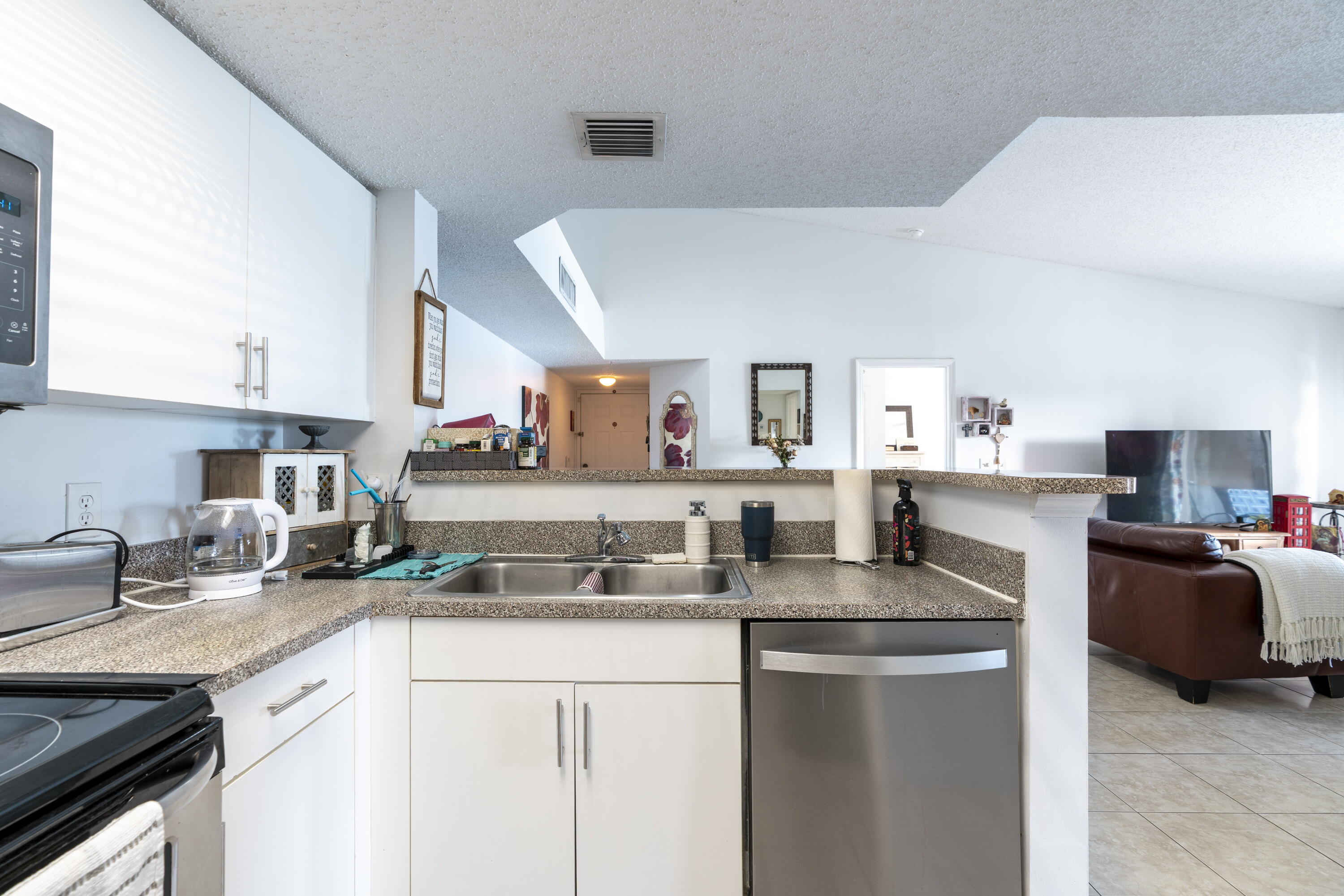 5031 Wiles Road, Unit 304 Pompano Beach, FL 33073 - Photo 26 of 55 26-print-iPixx_01_18