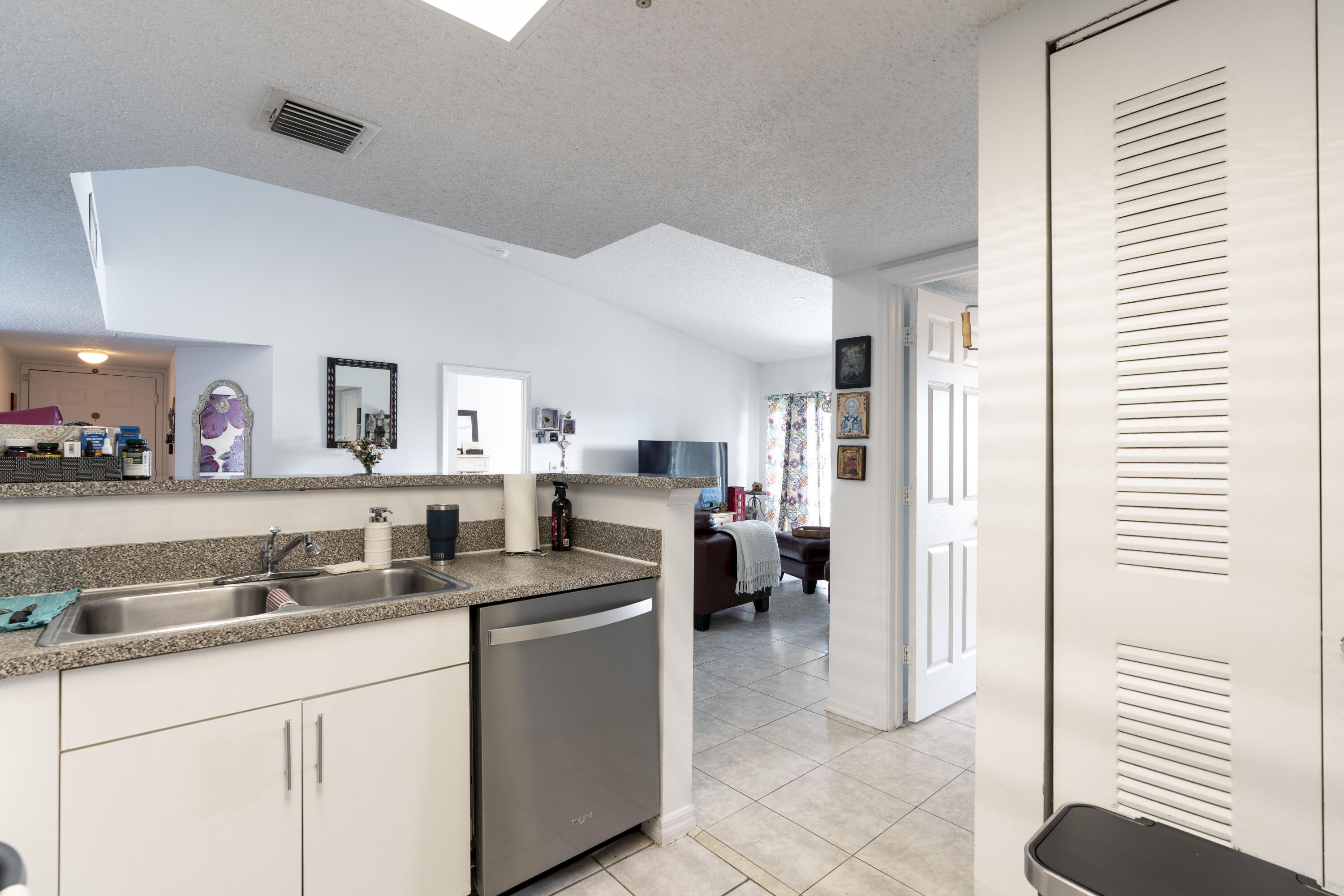 5031 Wiles Road, Unit 304 Pompano Beach, FL 33073 - Photo 28 of 55 28-print-iPixx_01_20