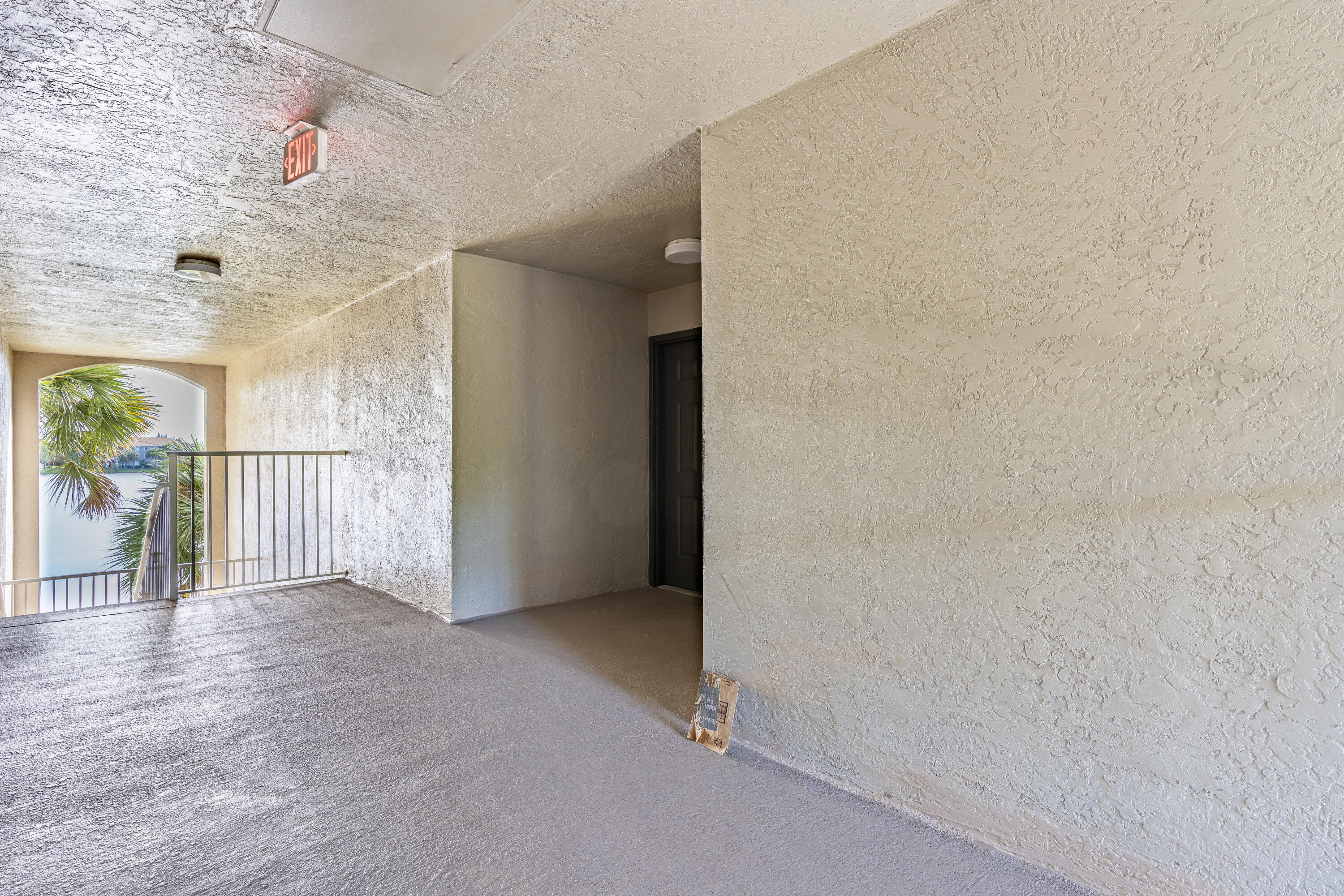 5031 Wiles Road, Unit 304 Pompano Beach, FL 33073 - Photo 9 of 55 8-print-iPixx_01_42