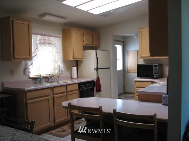 323 Spring Circle Mattawa, WA 99349 - Photo 2 of 10 Gallery Image 2