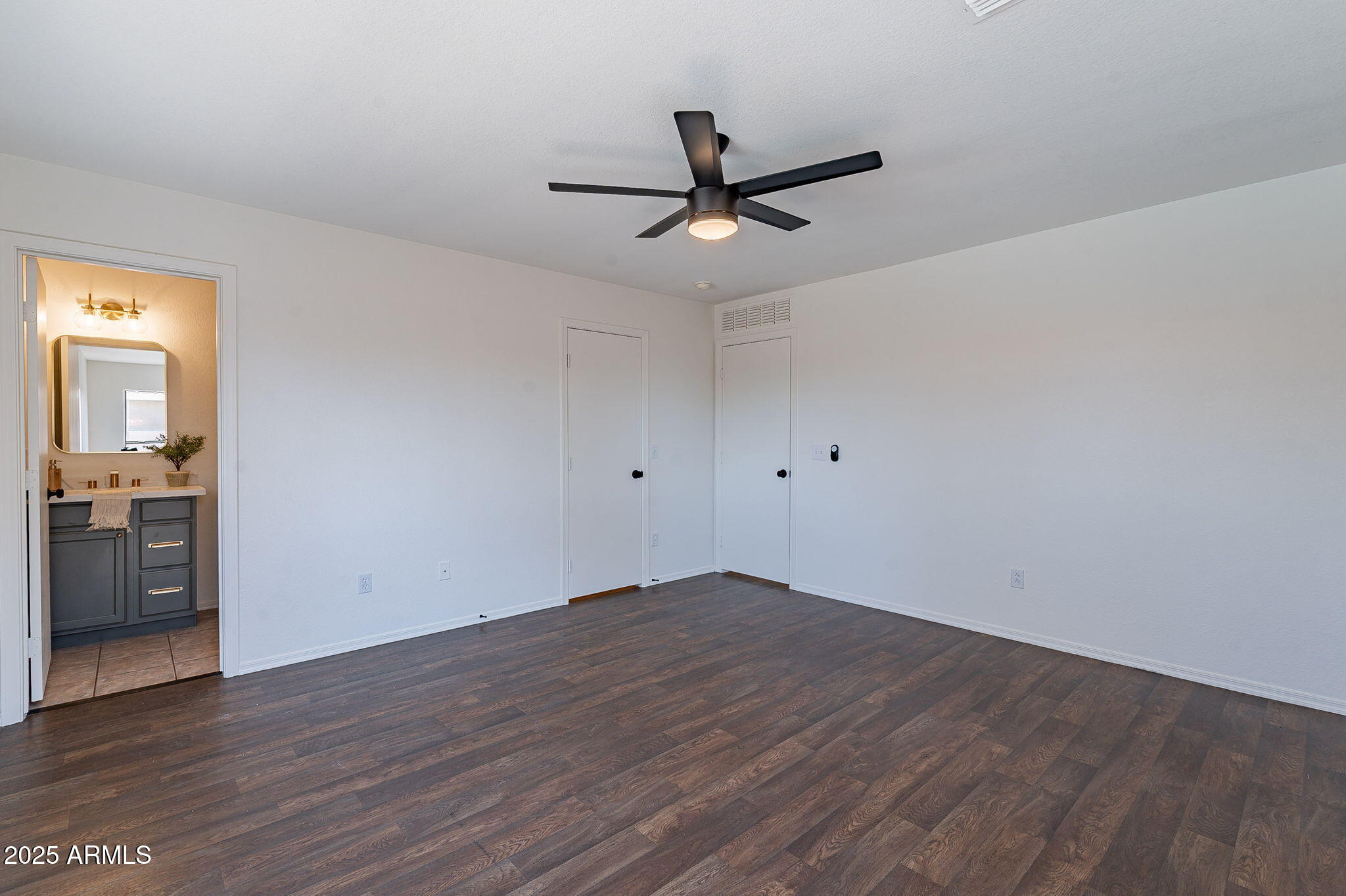 1106 East Pedro Road Phoenix, AZ 85042 - Photo 19 of 35 Primary En Suite