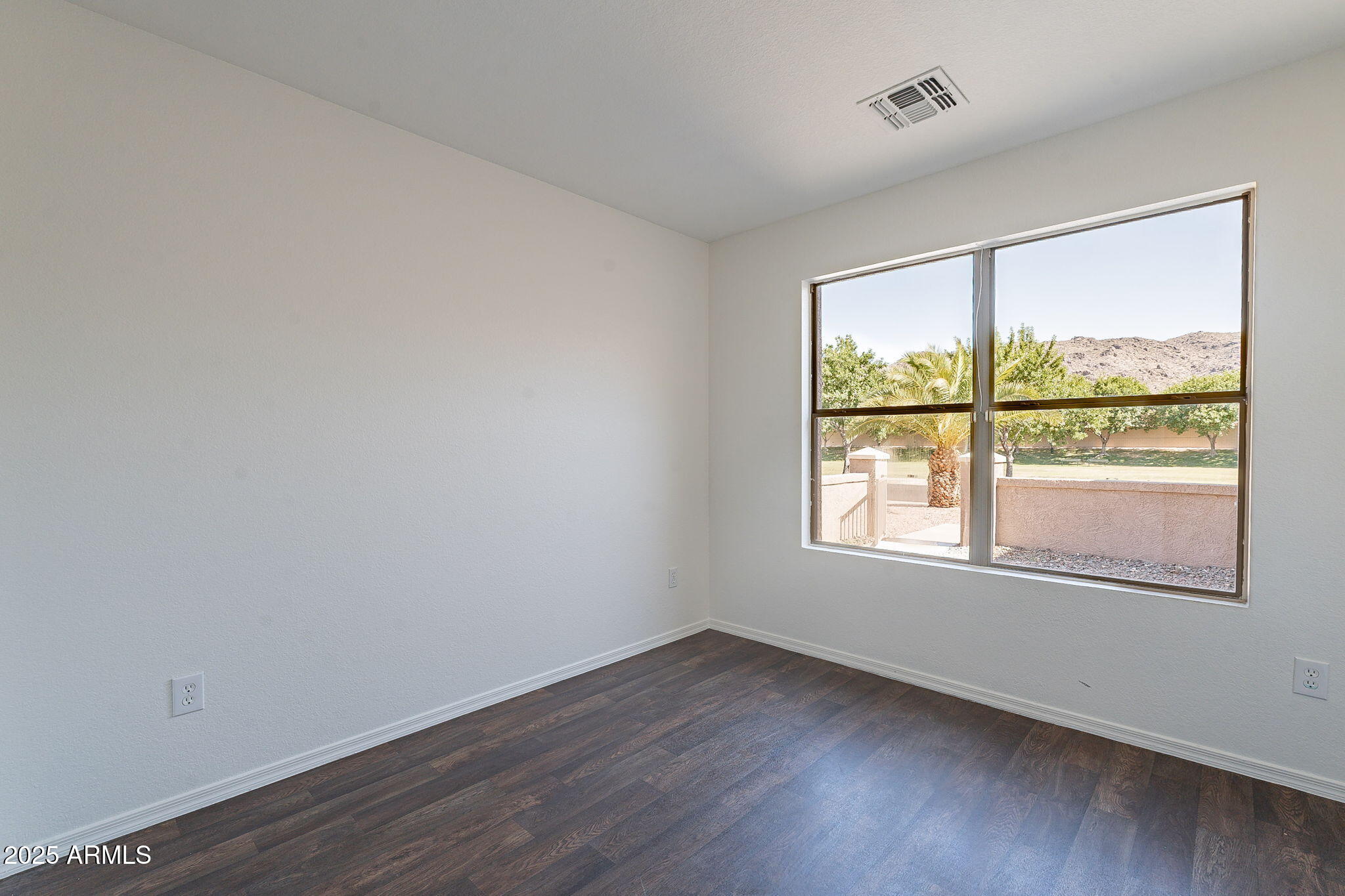 1106 East Pedro Road Phoenix, AZ 85042 - Photo 26 of 35 Bedroom 4