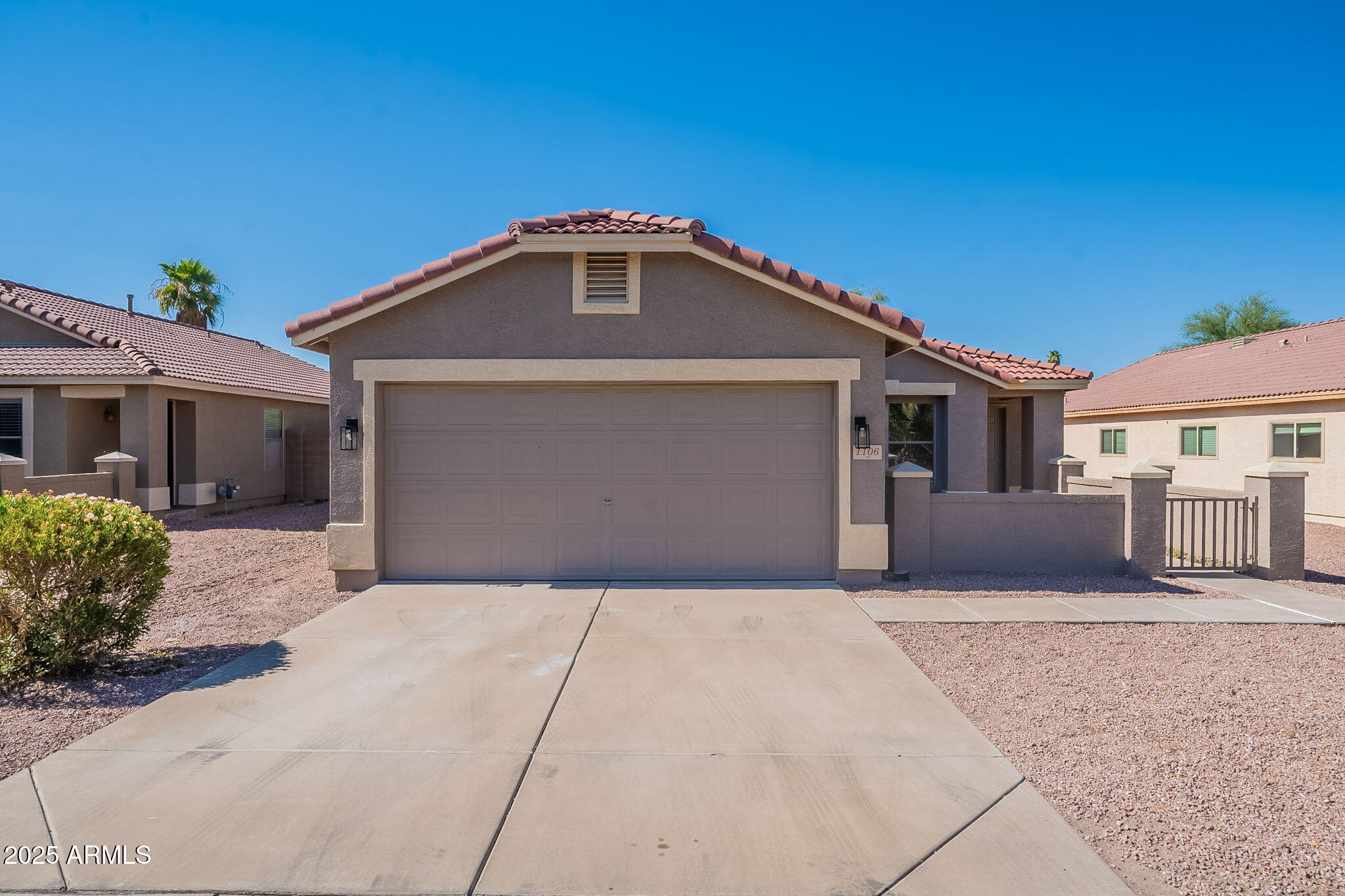 1106 East Pedro Road Phoenix, AZ 85042 - Photo 2 of 35 Front Yard