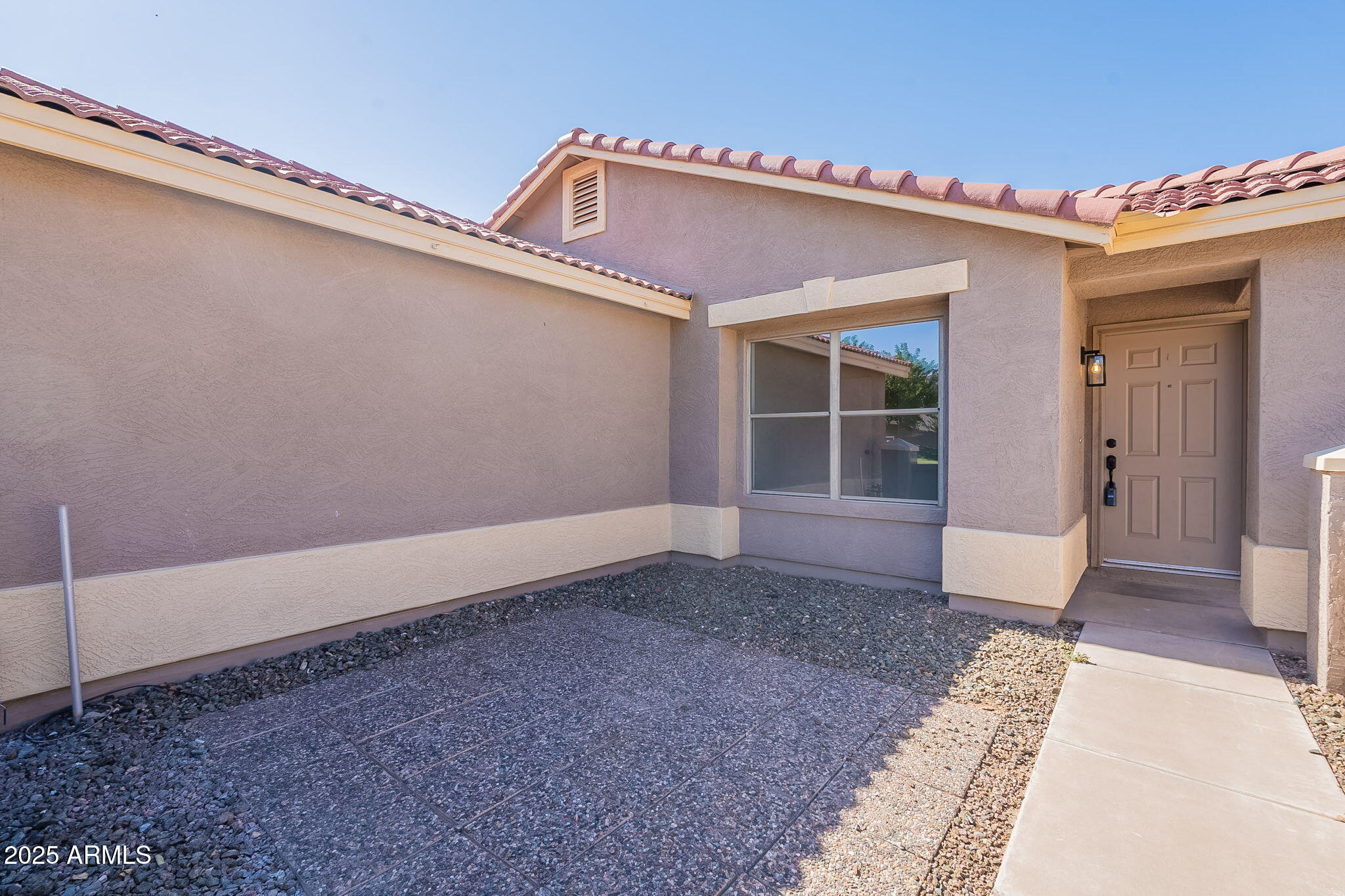 1106 East Pedro Road Phoenix, AZ 85042 - Photo 4 of 35 Front Yard