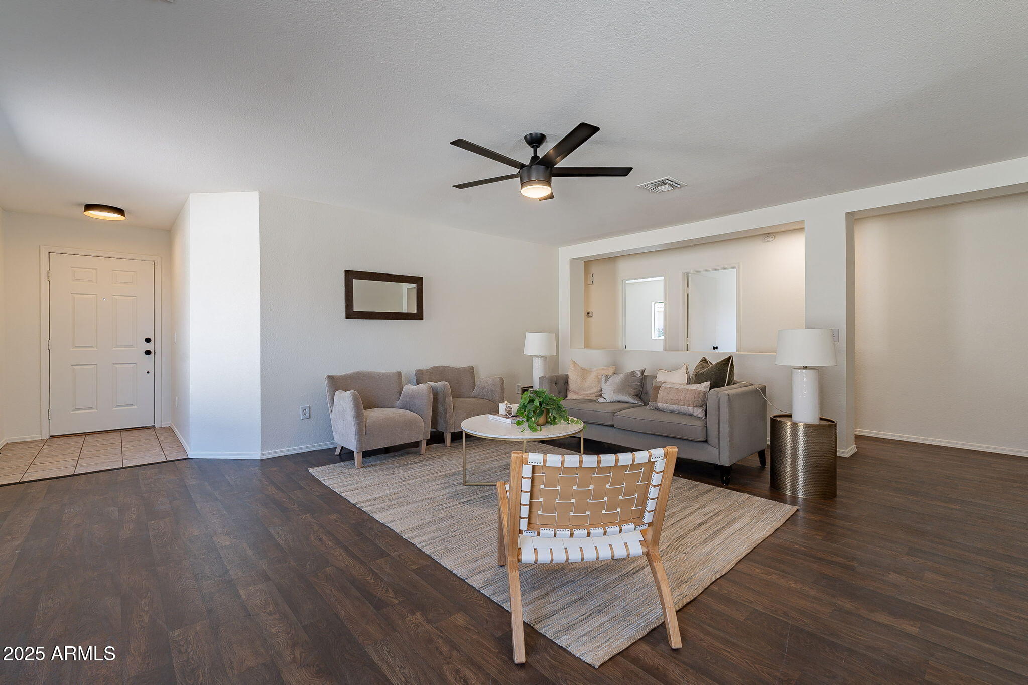 1106 East Pedro Road Phoenix, AZ 85042 - Photo 5 of 35 Great Room