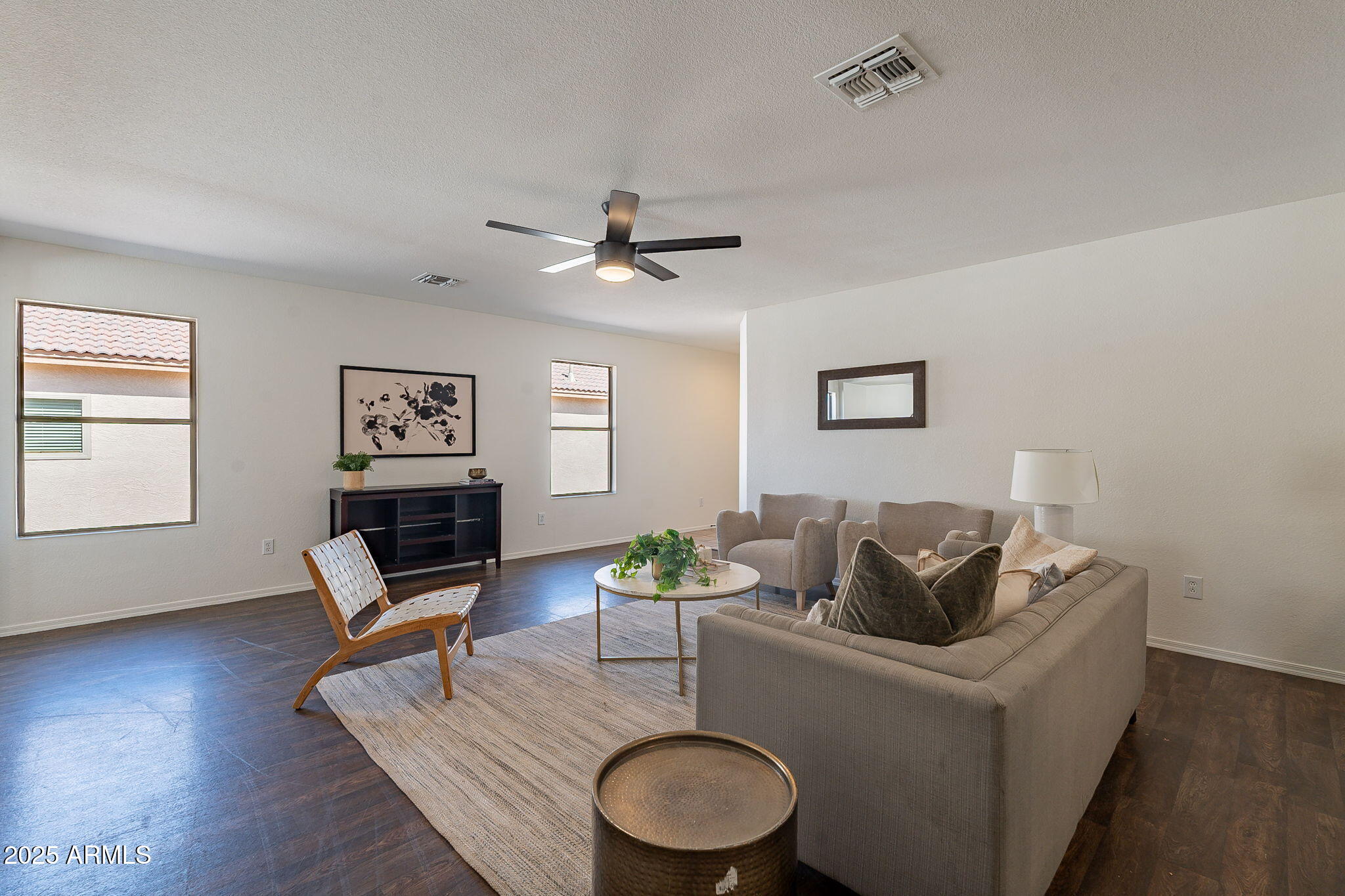 1106 East Pedro Road Phoenix, AZ 85042 - Photo 8 of 35 Great Room