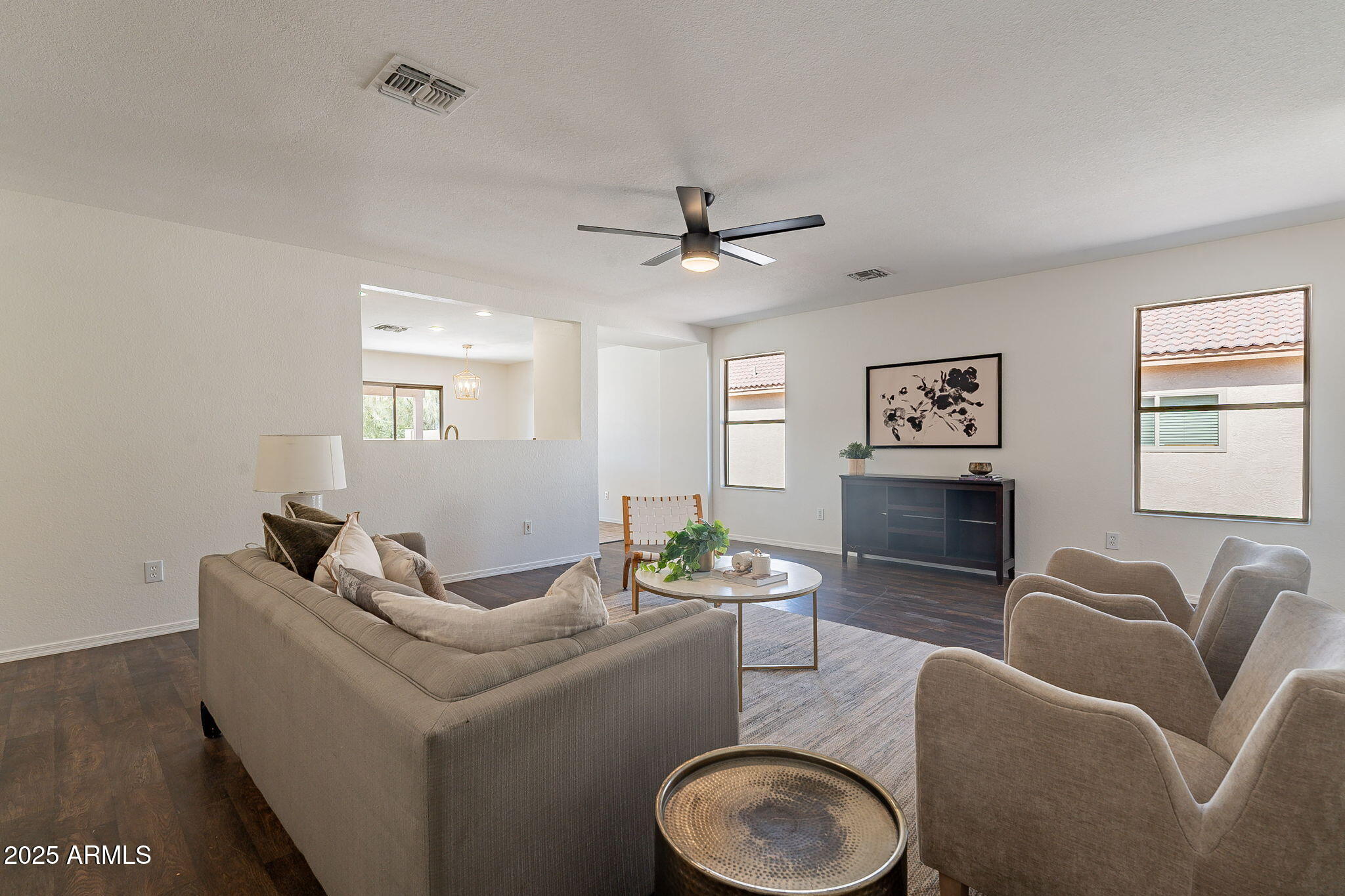 1106 East Pedro Road Phoenix, AZ 85042 - Photo 9 of 35 Great Room