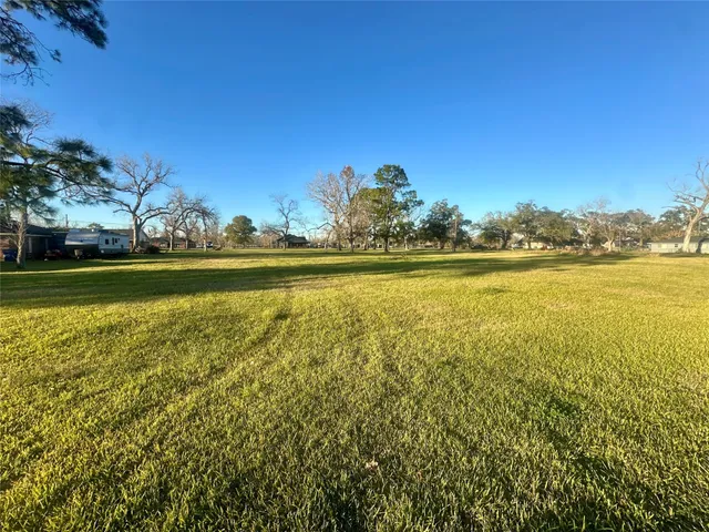 $374,110 | 6610 Spencer Drive, Jones Creek, TX 77541