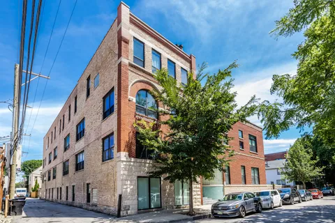 $350,000 | 2343 North Greenview Avenue, Unit 211, Chicago, IL 60614