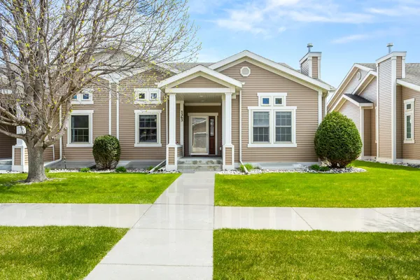 $560,000 | 1363 Highpointe Drive, Fargo, ND 58102