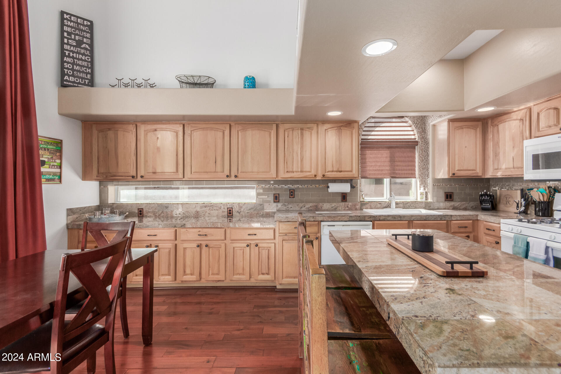 15755 West Redfield Road Surprise, AZ 85379 - Photo 11 of 31
