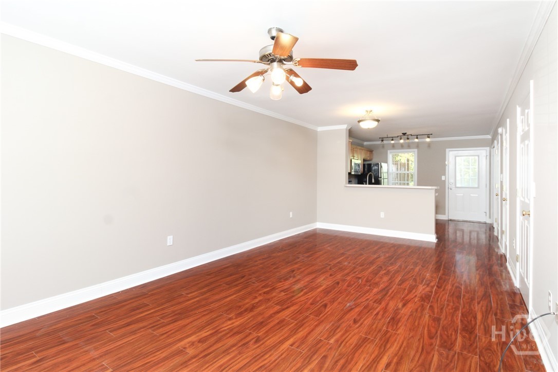 240 Cleveland Road, Unit 440 Athens, GA 30622 - Photo 3 of 21 Living Room
