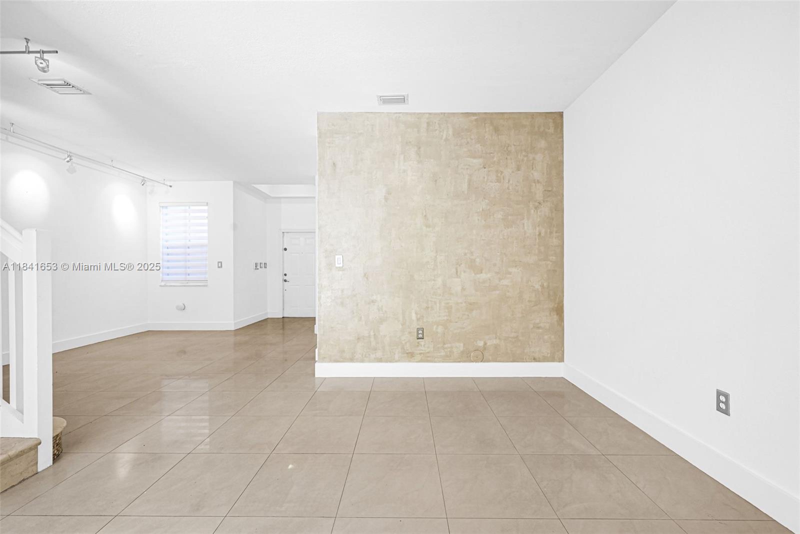 Three Lakes Miami, FL 33186 - Photo 14 of 54