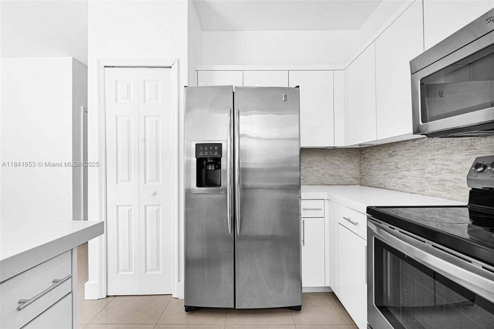 Three Lakes Miami, FL 33186 - Photo 20 of 54