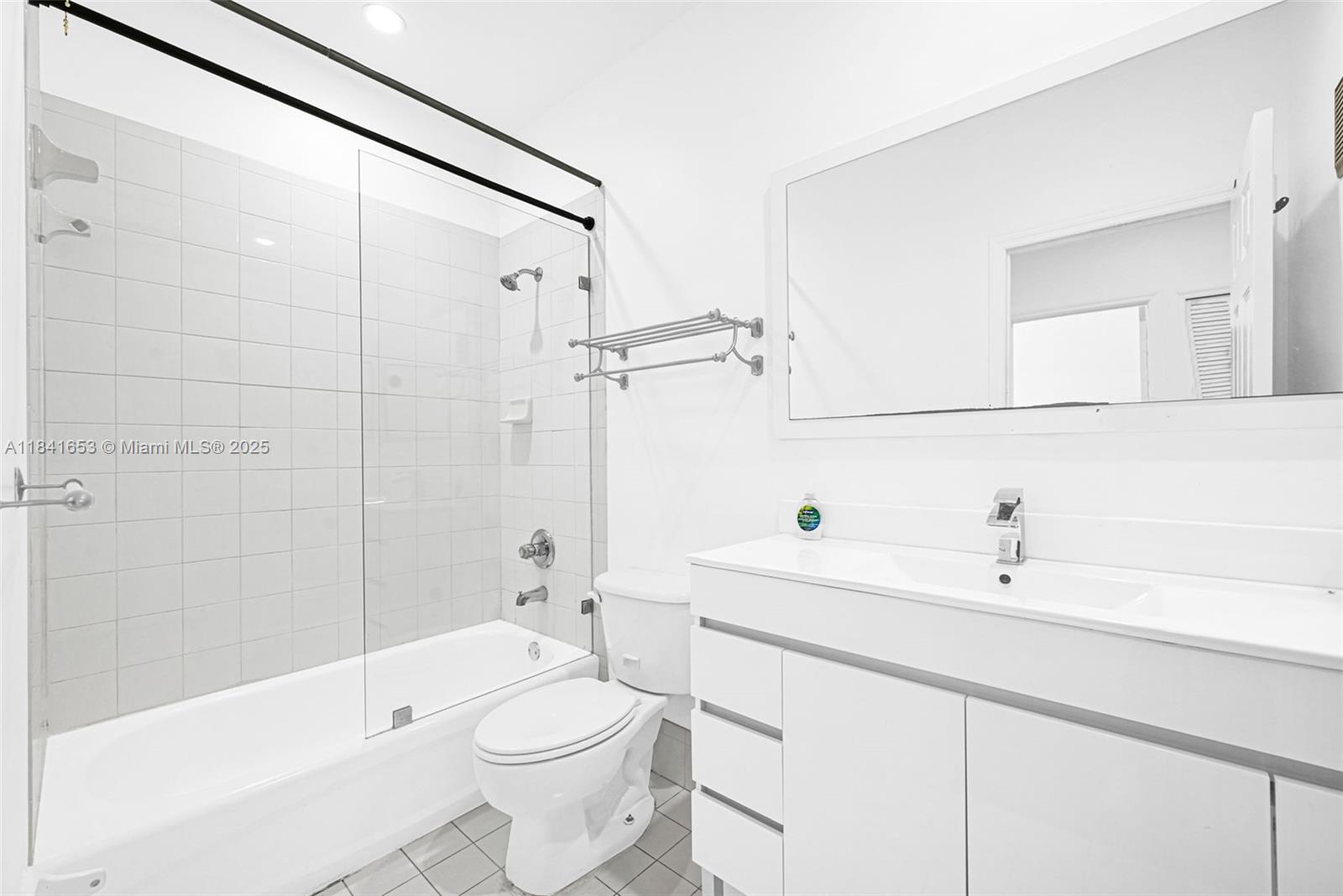 Three Lakes Miami, FL 33186 - Photo 32 of 54