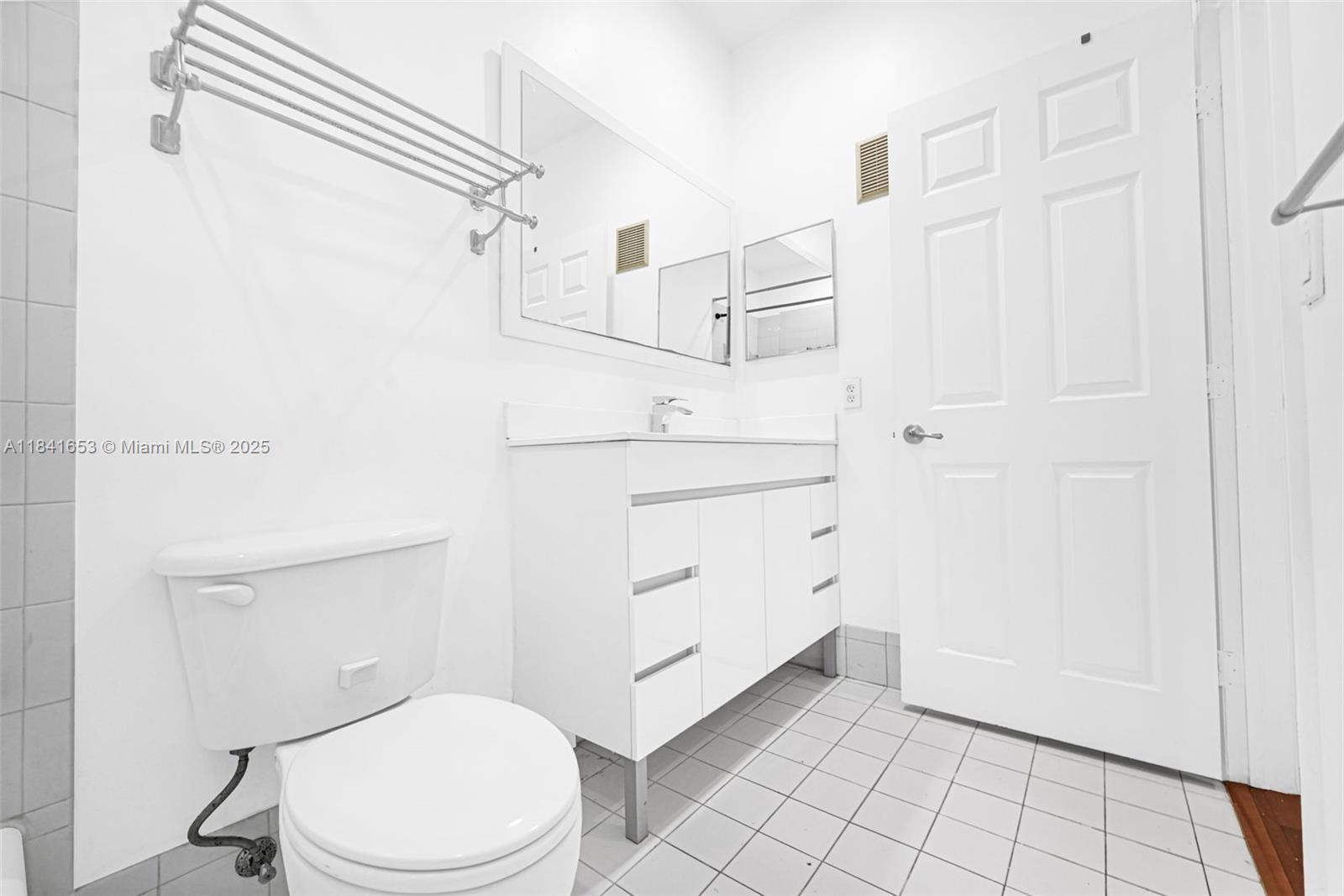 Three Lakes Miami, FL 33186 - Photo 33 of 54