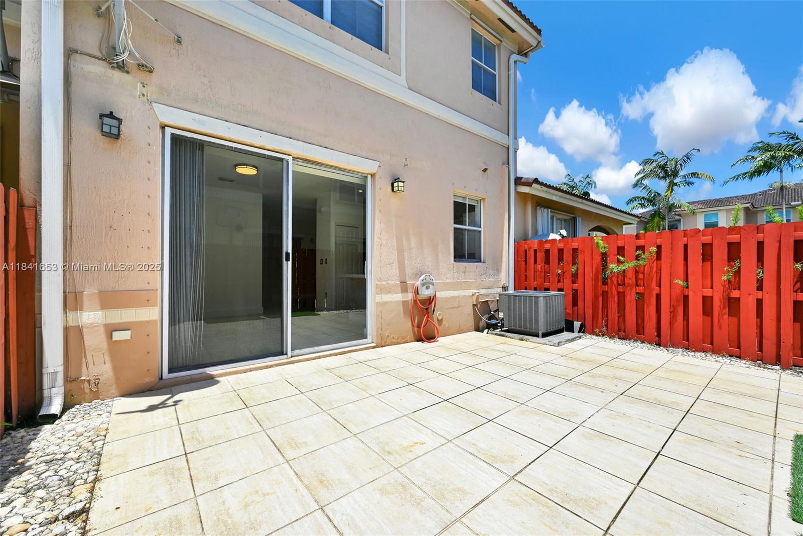 Three Lakes Miami, FL 33186 - Photo 5 of 54