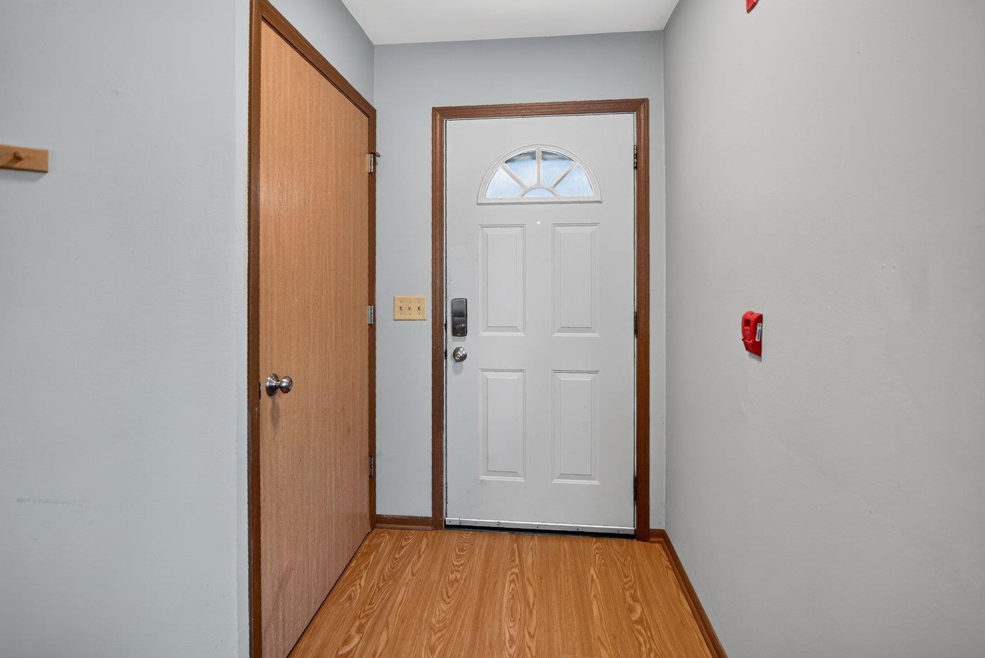 952 Rockefeller Lane Madison, WI 53704 - Photo 3 of 19